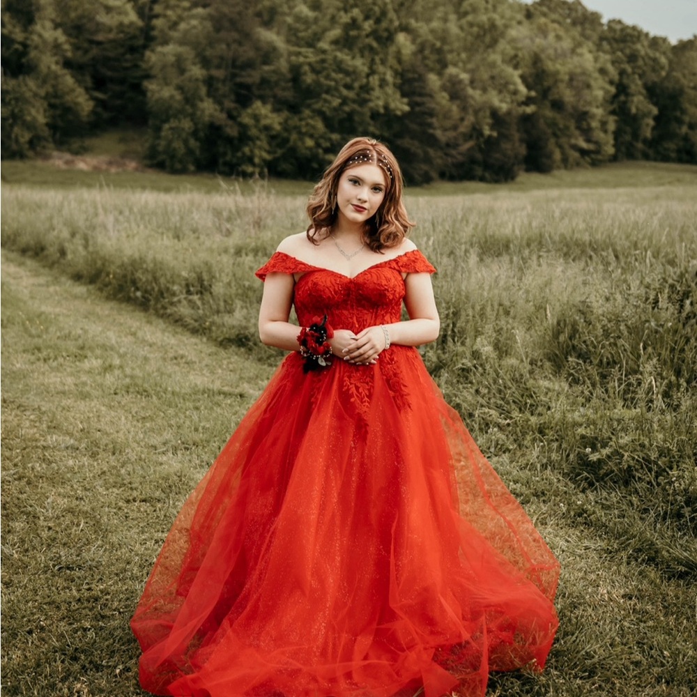 Formal prom or pageant dress